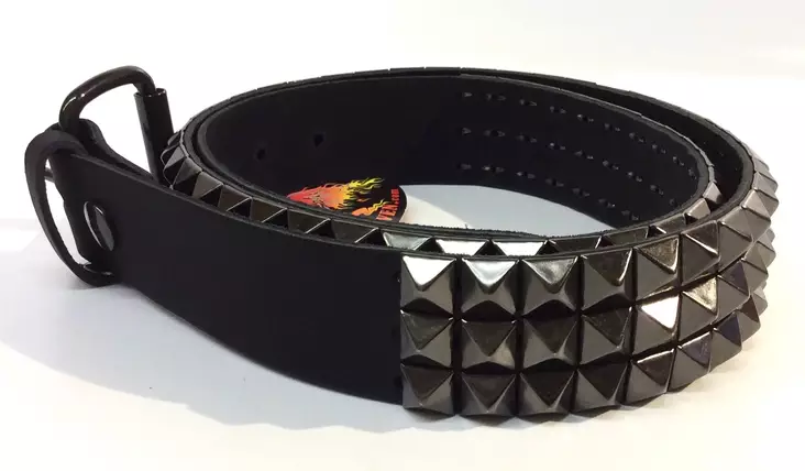 Niittivyö 3-rivinen musta pyramidi 38 mm - Niittivyöt - RY100 - 1