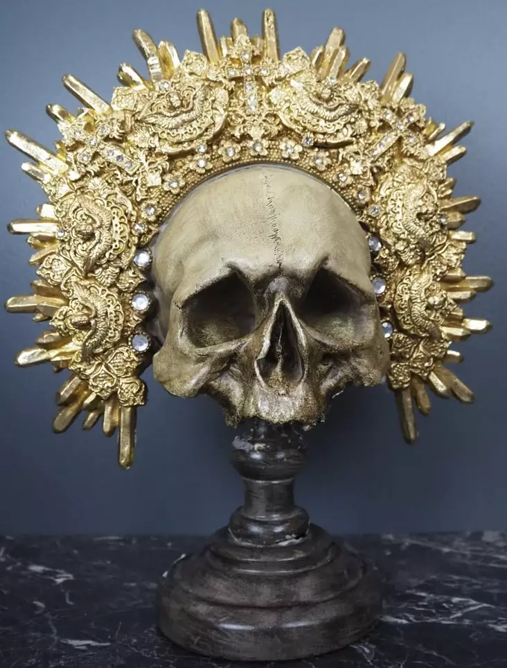Pääkallo kultakruunu iso 40x32x20cm - Kallot, Halloweenrekvisiitta - KALLO1 - 1