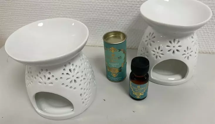 Tuoksulyhty, keraaminen - Kynttilänjalka, -alusta, suitsuketeline - PRT1382 - 1