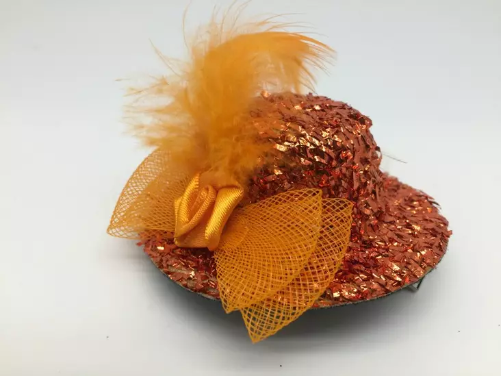 Hiuskoriste, oranssi hattu - Hiuskoristeet - PIN173 - 1