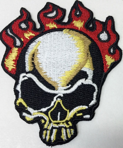 Kangasmerkki-kallo-pienill=C3=A4 liekeill=C3=A4 - Kangasmerkit - K1203 - 1