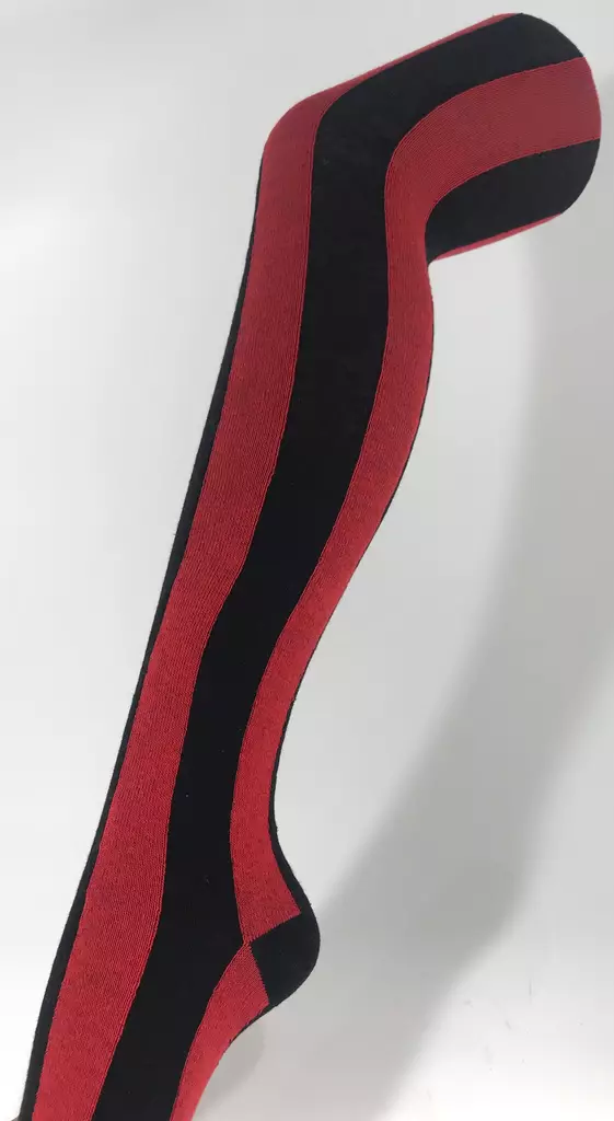 Pitkät sukat, punamusta pystyraita - Sukat - SU233 - 1