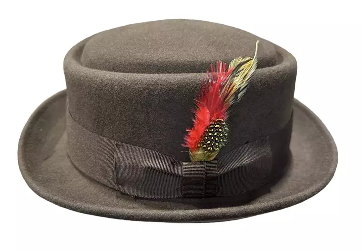 Sulkahattu, ruskea - Hatut - HAT163 - 1