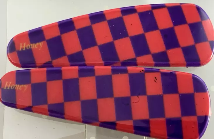 Hiuspinnit, ruutu lila/pun. 2 kpl - Hiuskoristeet - PIN215 - 1