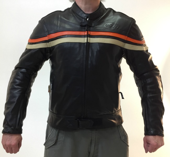 Nahkatakki-tracker-suojilla-etukuva - Ajotakit - T365 - 1