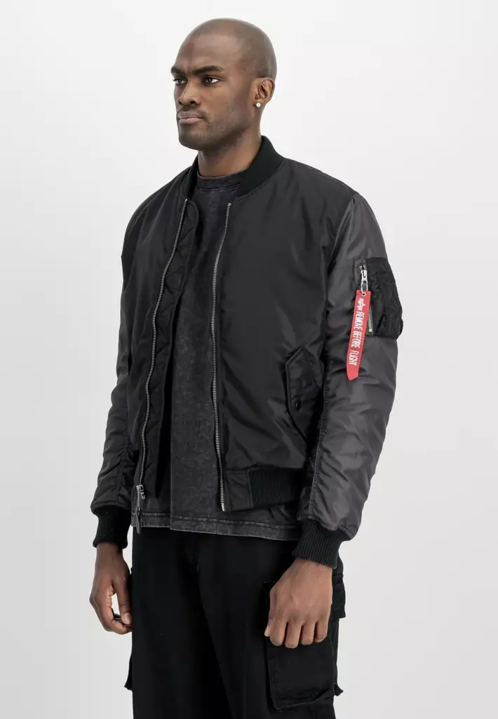 希少 短丈 ALPHA MA1 TIGHT BACK EMBROIDERY Alpha MA-1 Camo Back Emb. pilottitakki MA-1 Camo Back Embroidery