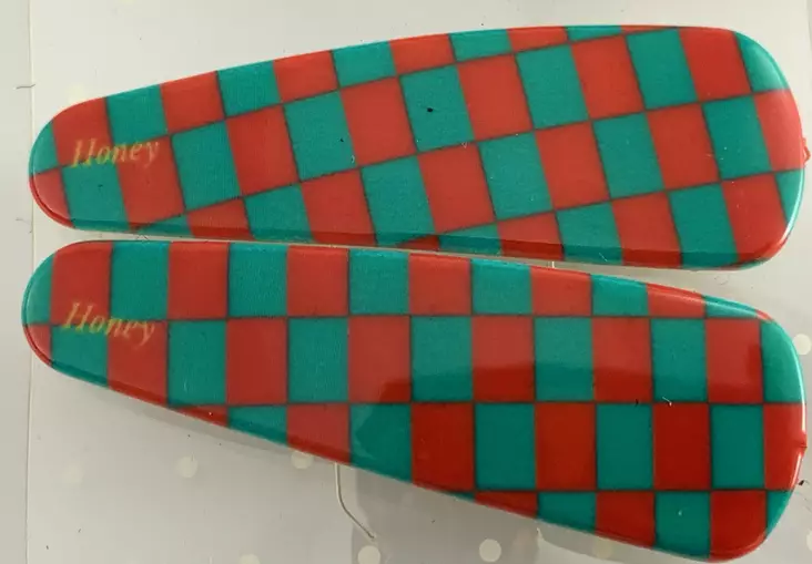 Hiuspinnit, ruutu vihr./pun. 2 kpl - Hiuskoristeet - PIN217 - 1