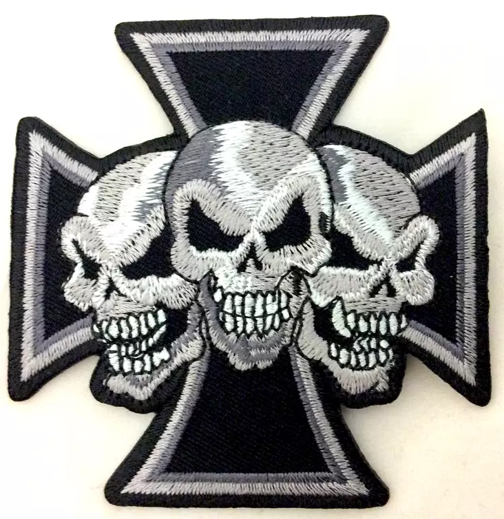 Kangasmerkki, Maltanristi ja 3 kalloa - Kangasmerkit - K1367 - 1