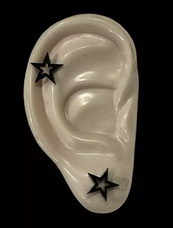 Korvakorut Musta tähti, n. 10mm - Korvakorut - KRV207 - 1