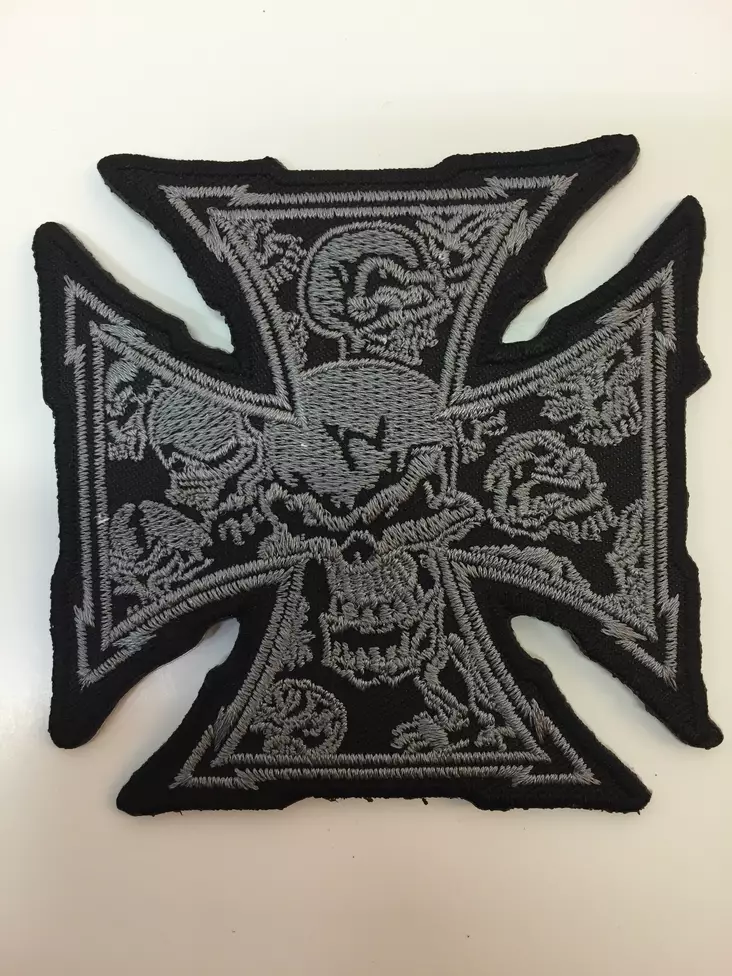 Kangasmerkki, Maltanristi kalloilla - Kangasmerkit - K1108 - 1