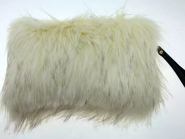 Valkoinen karvalaukku rannehihnalla - Laukut - NL688 - 1