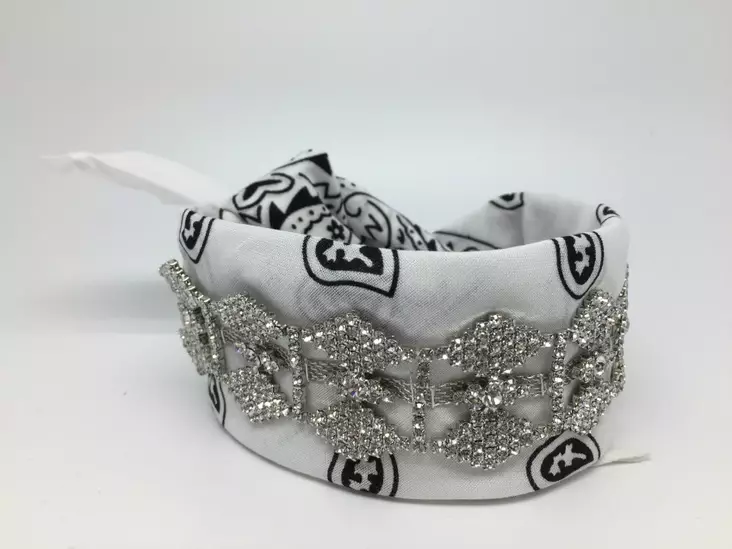 Choker-kaulakoru, valkoinen bandana - Kaulakorut - BA279 - 1
