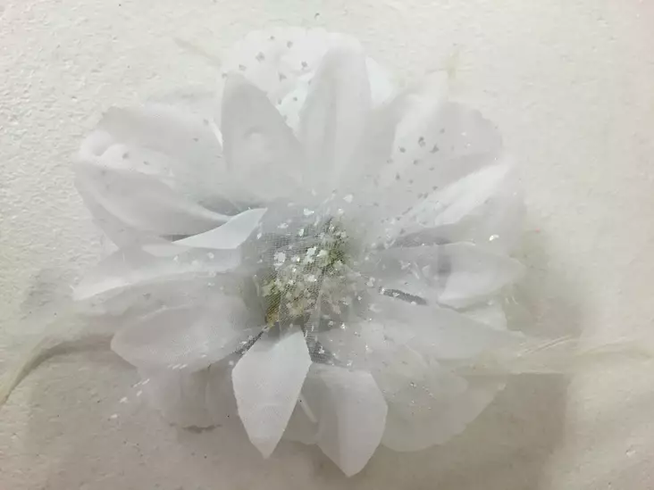 Hiuskoriste,iso kukka klipsillä, valk. - Hiuskoristeet - PIN39 - 1