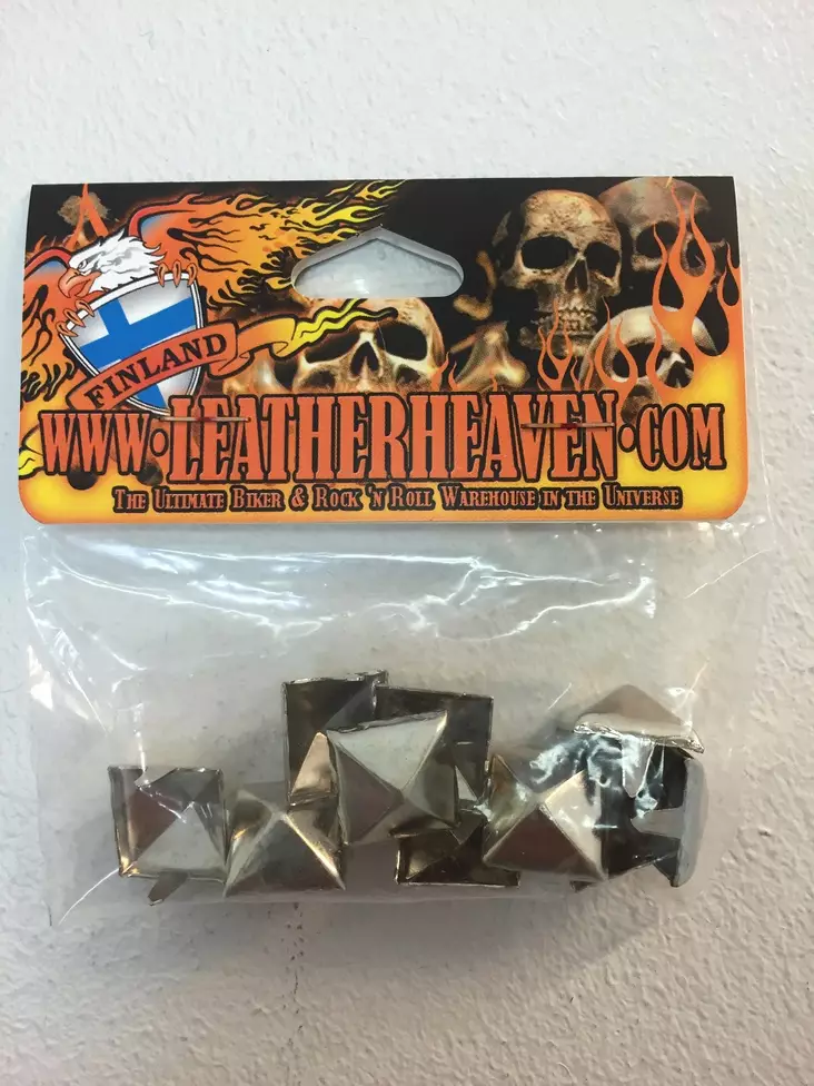 Irtoniitti-pyramidi-etukuva - Irtoniitit - IRN9 - 1